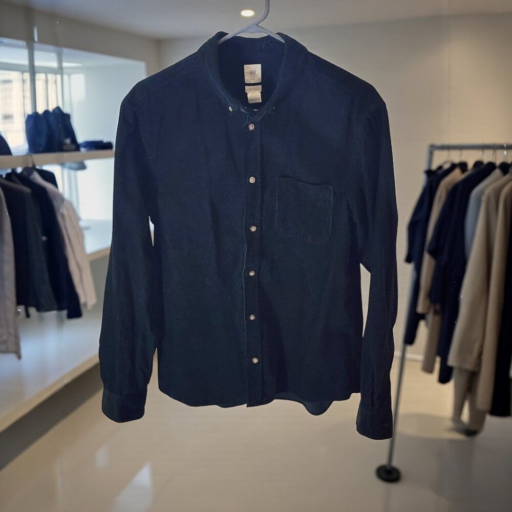H&M Black Corduroy Button-Up Shirt – Men’s M – Minimalist Grunge Staple